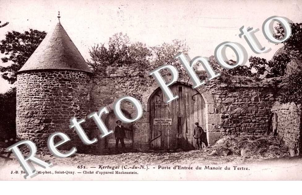 Porte d&#039;entree du Manoir du Tertre