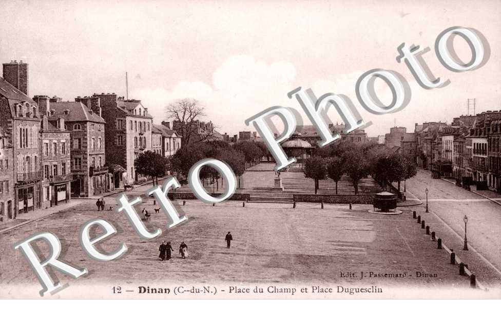 Place du Champ et Place Duguesclin