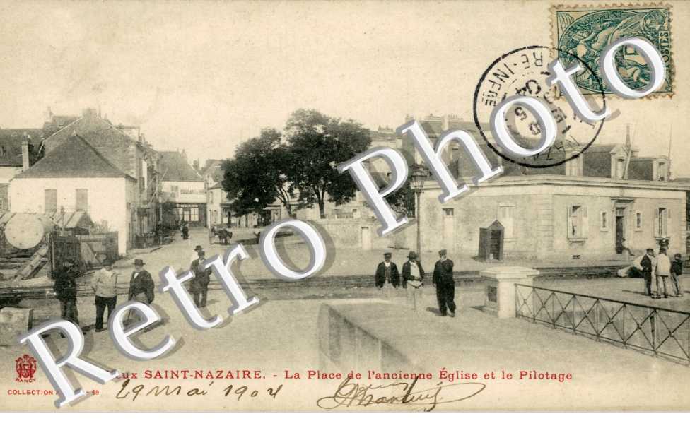 Place de l'Ancienne Eglise et le Pilotage