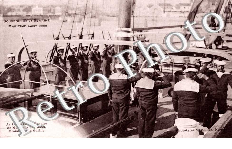 souvenir de la semaine maritime (aout 1908) Arrivee de Monsieur Thomson Ministre de la marine