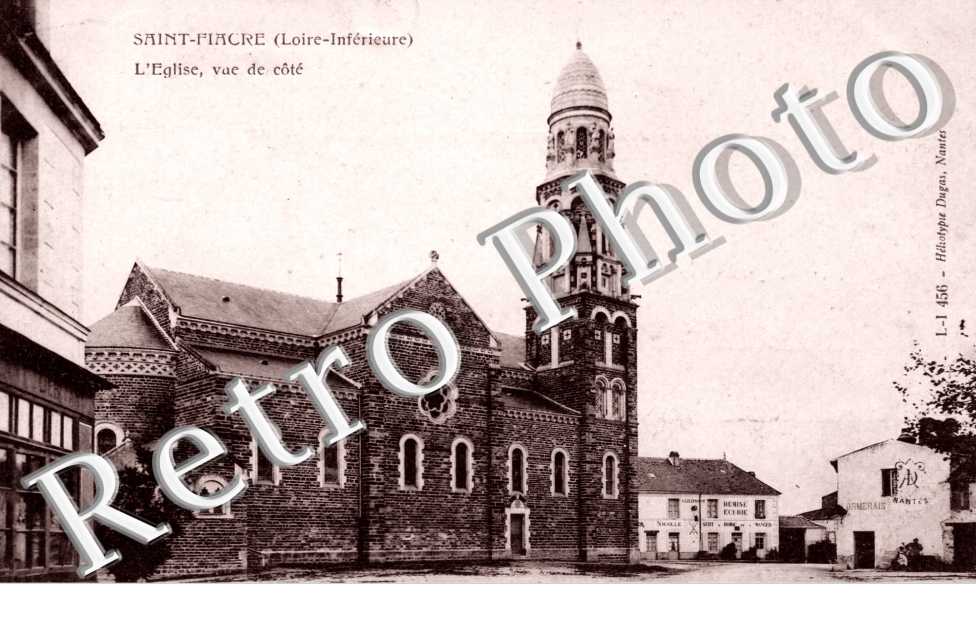 l&#039;eglise vue de cote