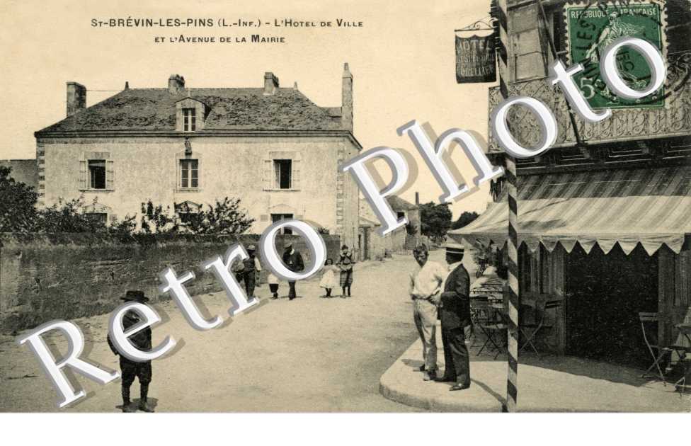 l'hotel de Ville et l'avenue de la mairie