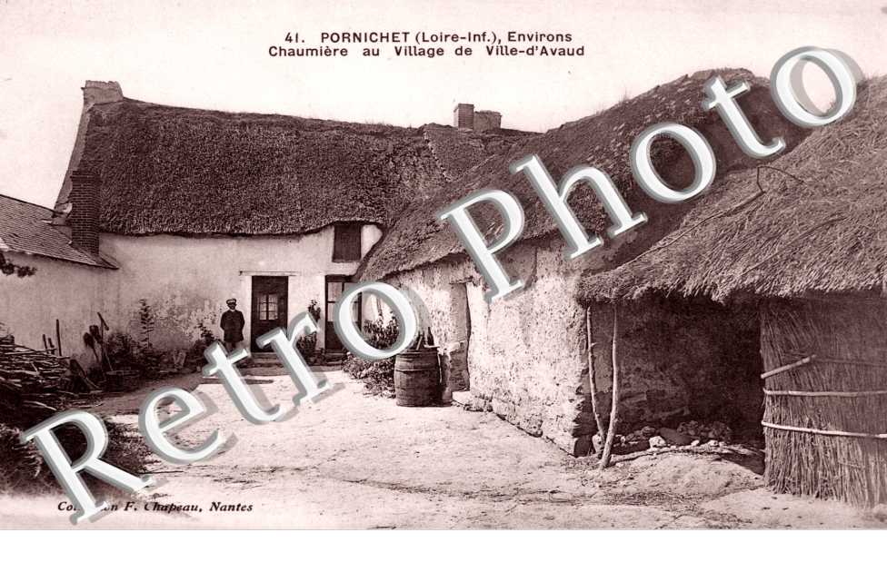 Chaumière au Village de Ville d'Avaud