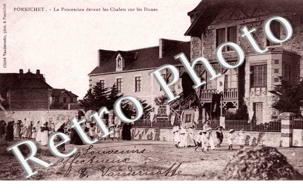 La Procession devant les Châlets sur les Dunes