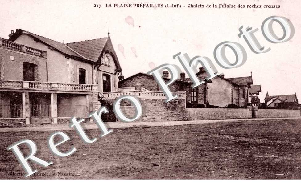 chalets de la falaise des roches creuses
