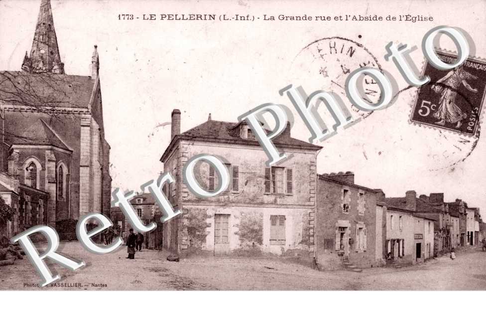 la Grande Rue et l&#039;abside de l&#039;eglise