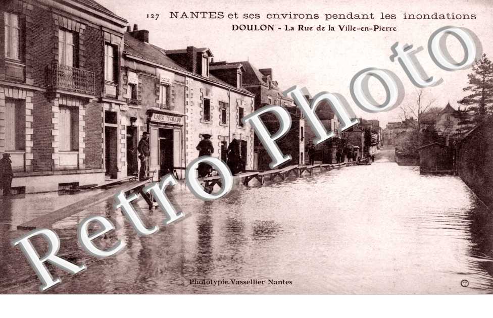 DOULON  les inondations La rue de la Ville-en-Pierre