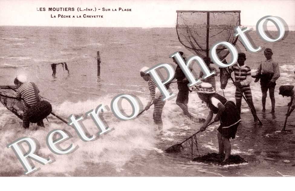 Sur la Plage la Peche a la Crevette