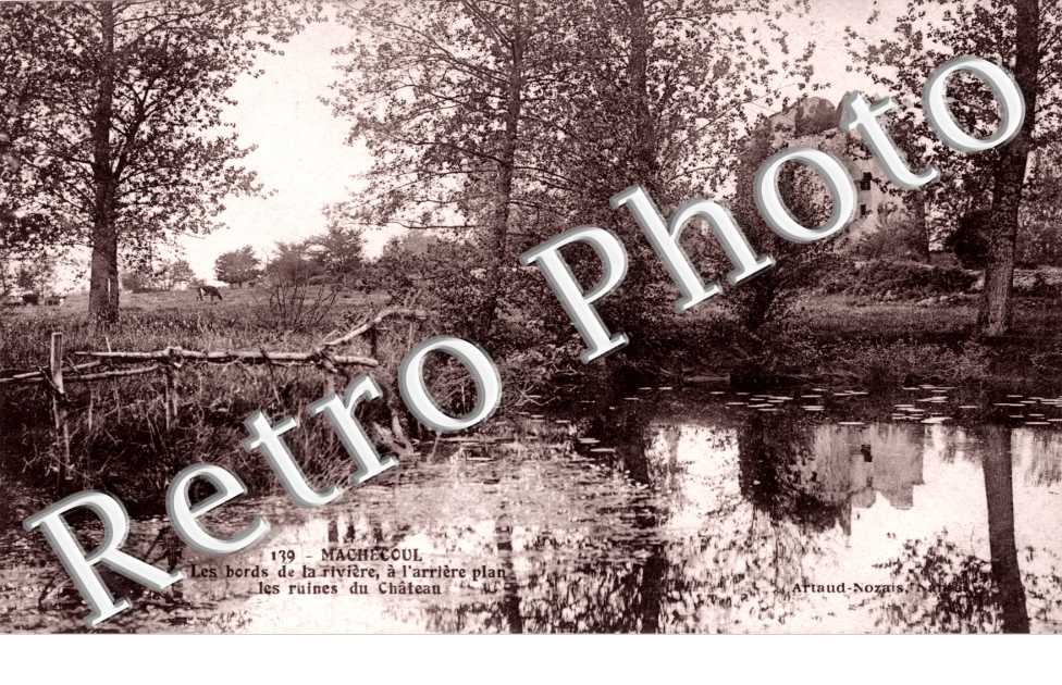 Les bords de la riviere Les ruines du chateau