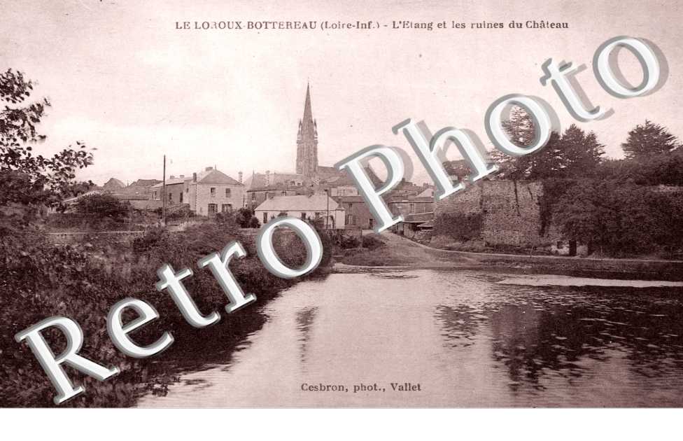 l&#039;etang et les ruines du chateau