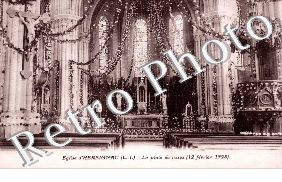 Eglise -  La pluie de roses (12 fevrier 1928)