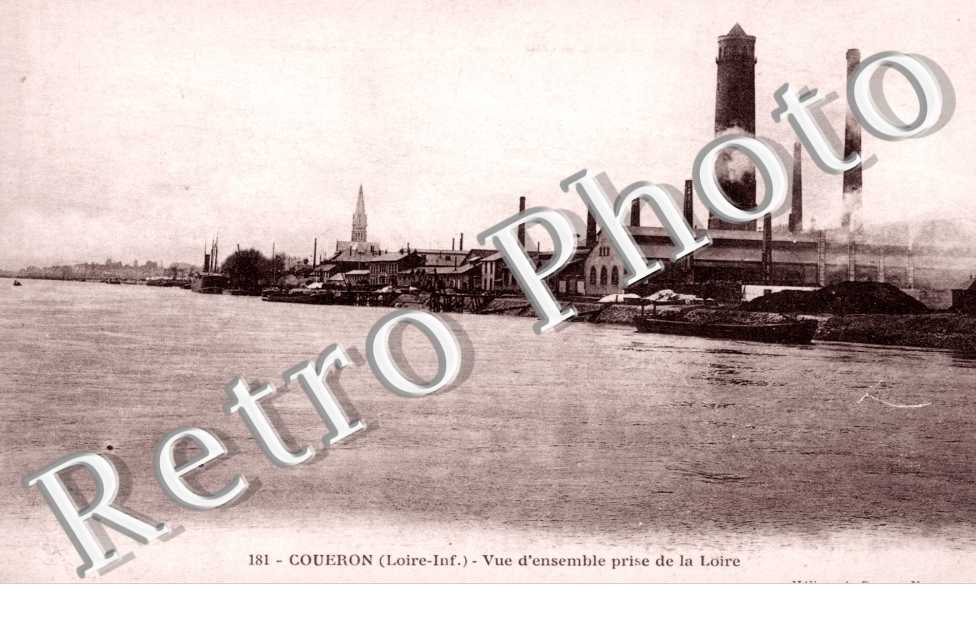 les usines Vue d&#039;Ensemble prise de la Loire