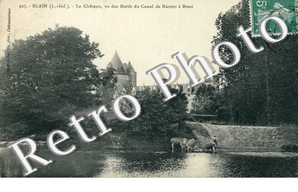 le Chateau vu des bords du canal
