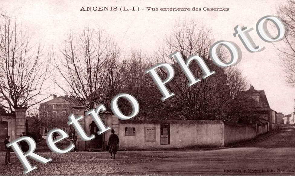 Vue exterieure des casernes