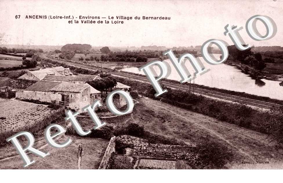 le village du bernardeau et la vallee de la Loire