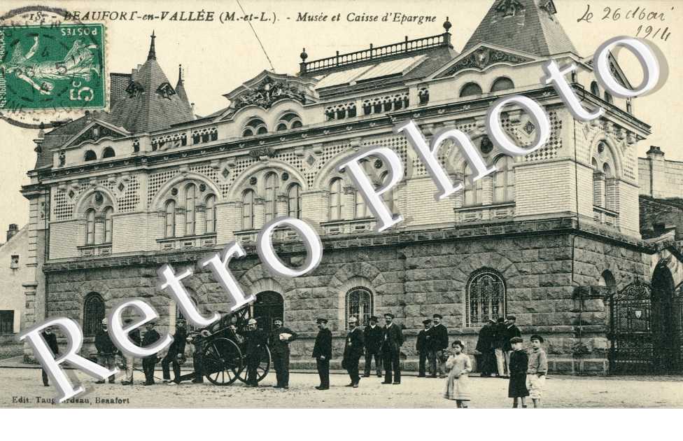 Mairie et Caisse d'Epargne