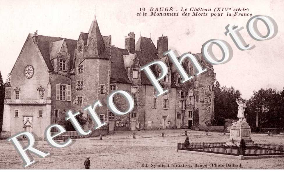 le Chateau et le Monument aux Morts