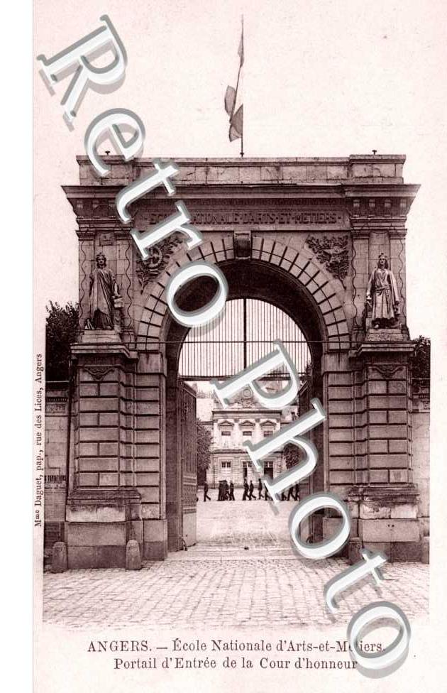 Ecole Nationale des Arts et Metiers - Portail d&#039;entree
