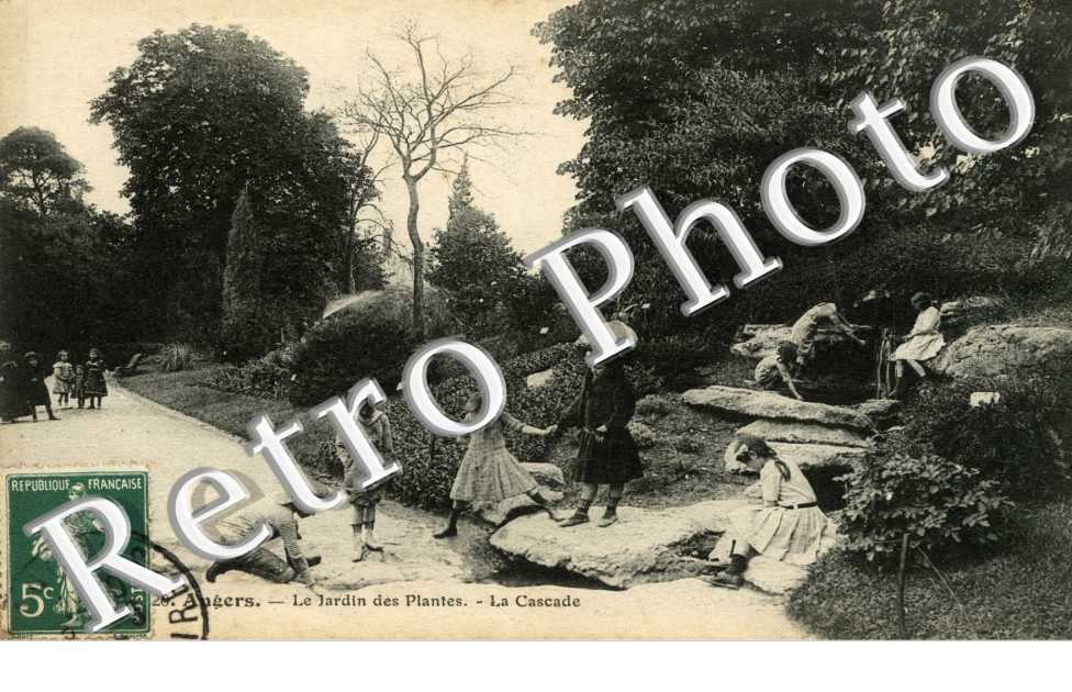 le jardin des Plantes - la cascade