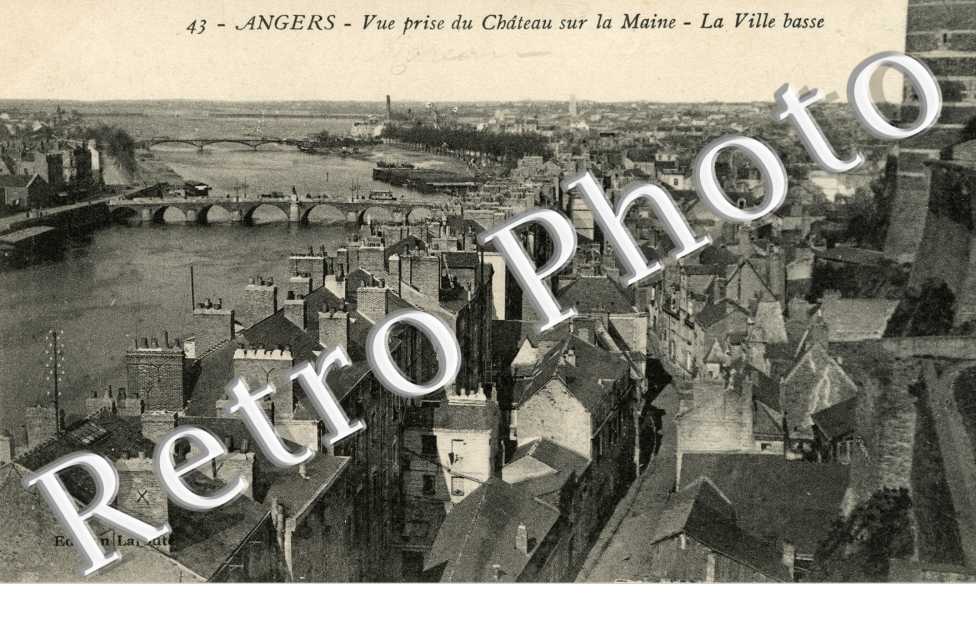 vue prise du Chateau sur la Maine