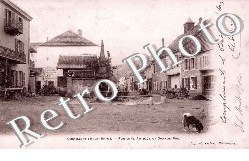 Fontaine Antique et Grande Rue