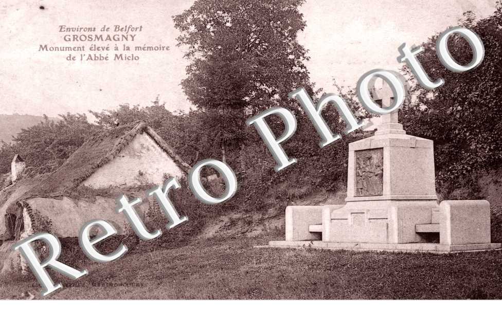 Monument eleve a la memoire de l&#039;Abbee Miclo