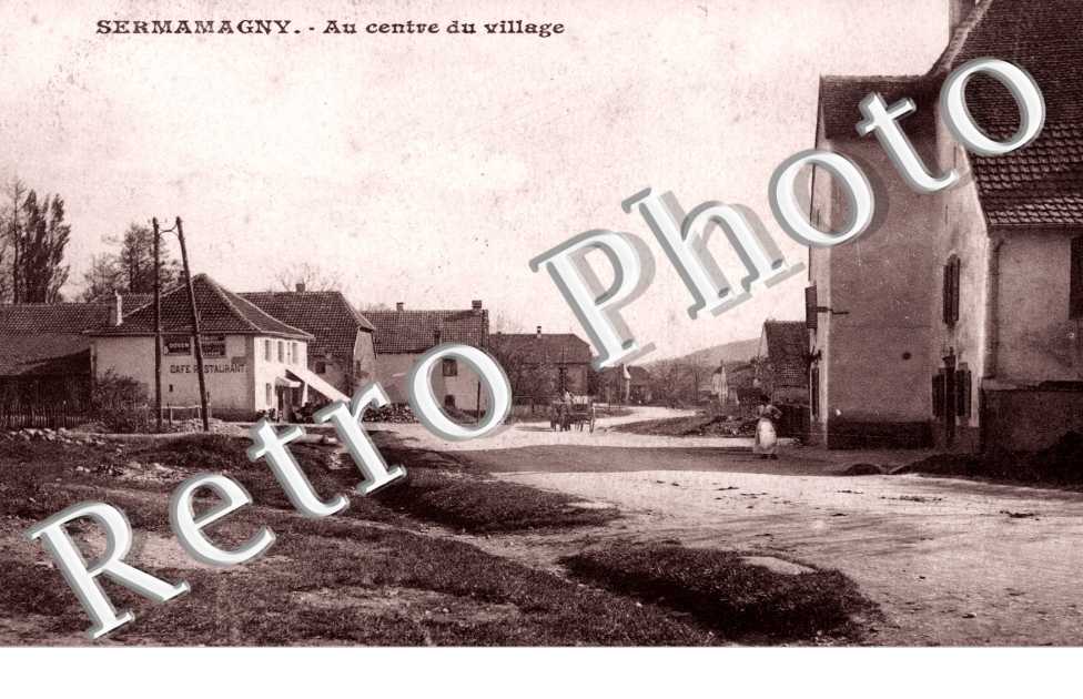 Au centre du village