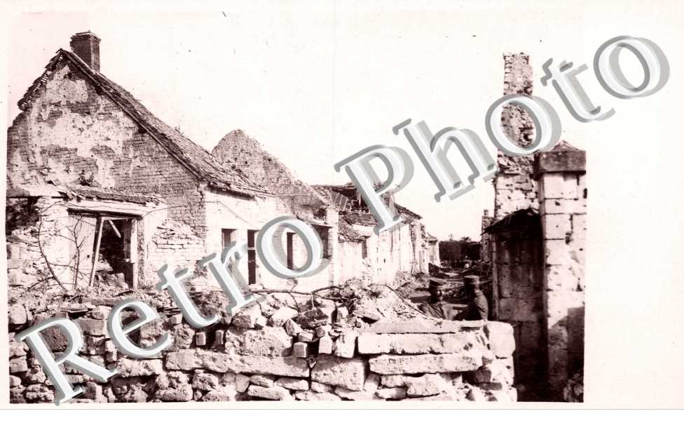 Soldats au coeur des ruines, juin 1915