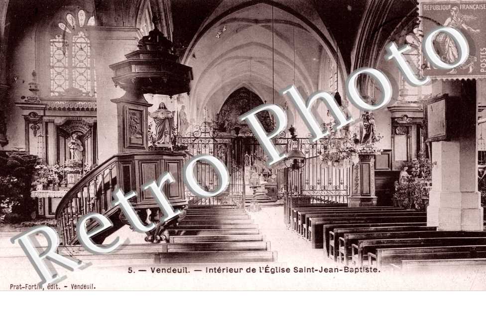Interieur de l&#039;eglise Saint Jean Baptiste