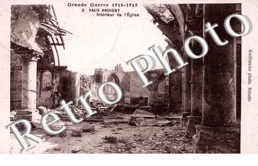 Intérieur de l&#039;Eglise - Ruines