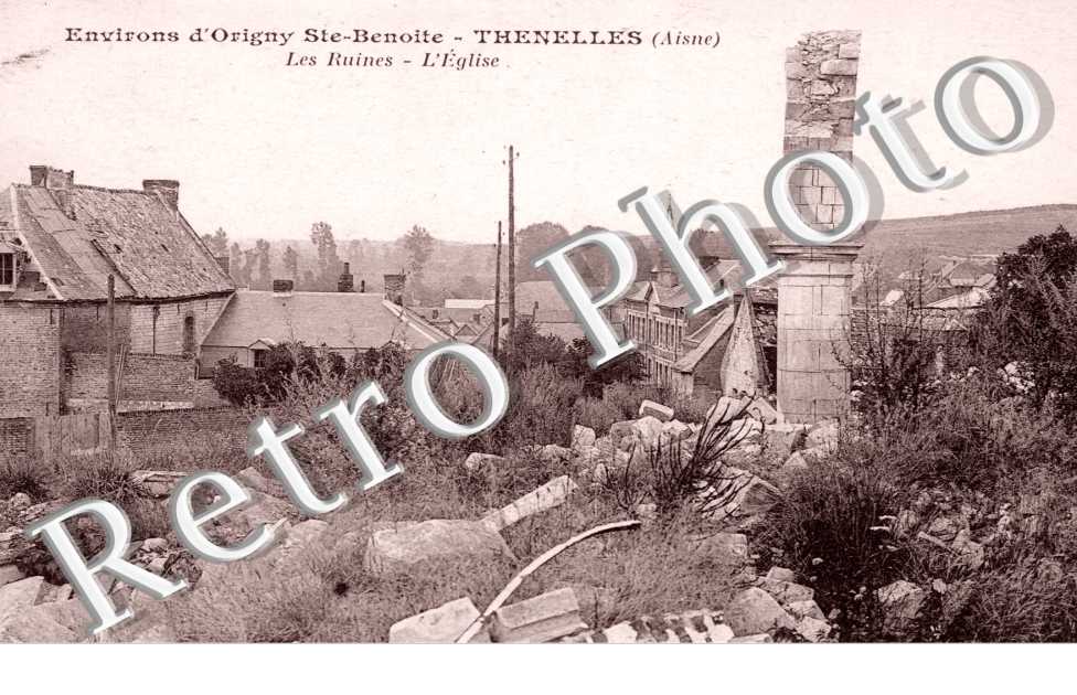 Les ruines et l&#039;eglise