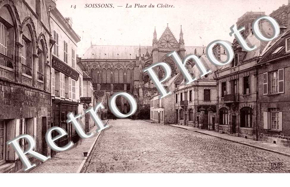 La Place du Cloitre