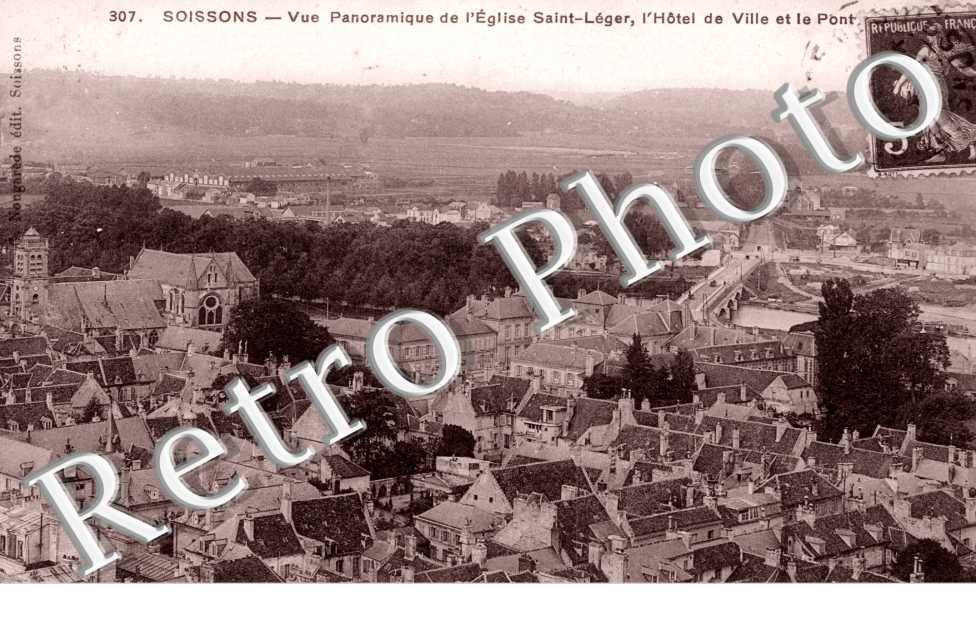 Vue Panoramique de l'Eglise Saint-Leger, l'Hotel de Ville et le Pont