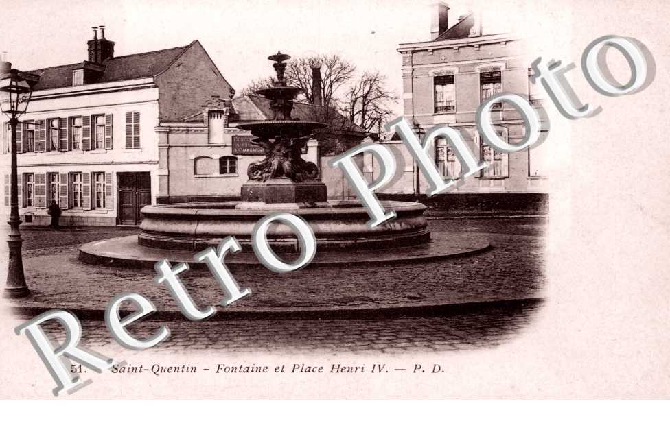 Fontaine et Place Henri IV