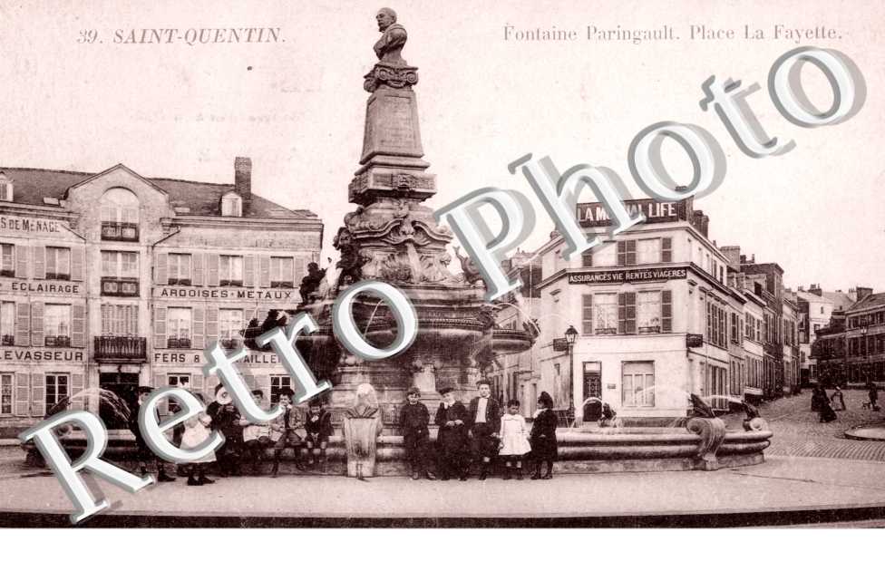 Fontaine Paringault, Place La Fayette