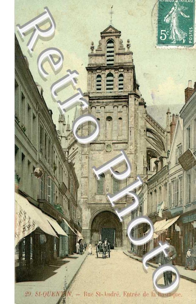 Rue Saint Andre, Entree de la Basilique