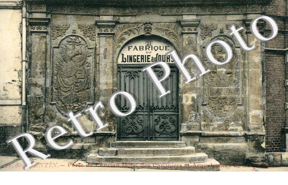 La Porte de l'Ancien Hotel des Canoniers et Arquebusiers