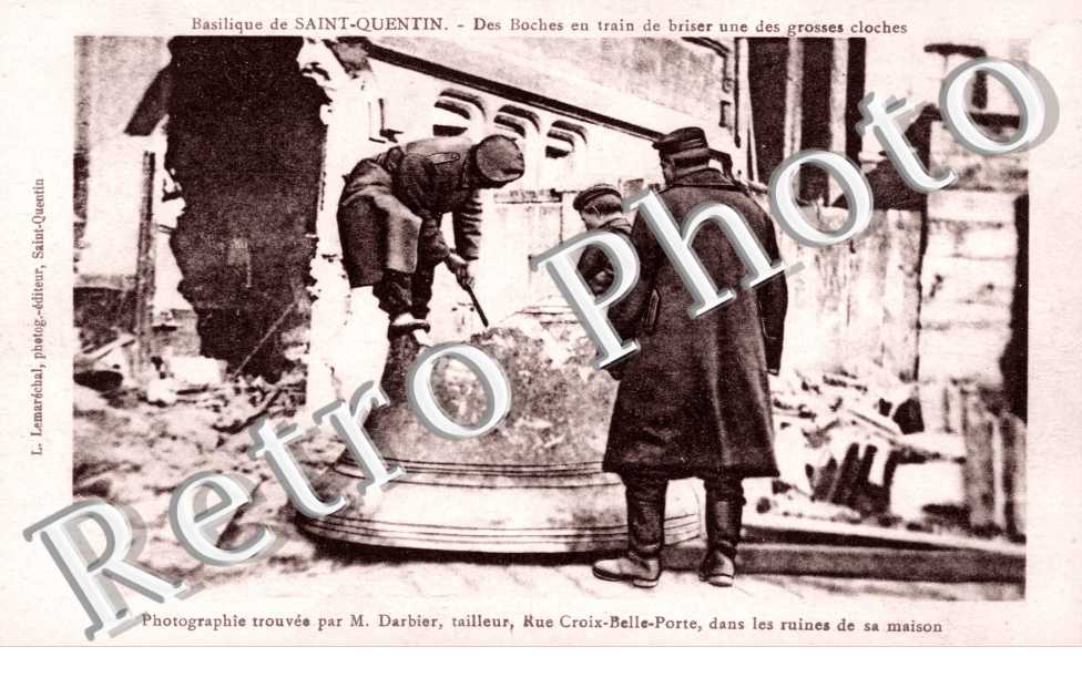 Basilique, des Boches en train de briser une des cloches