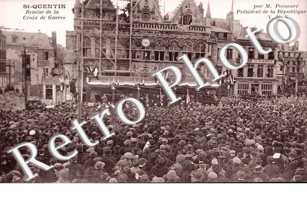Remise de la Croix de Guerre par M. Poincare