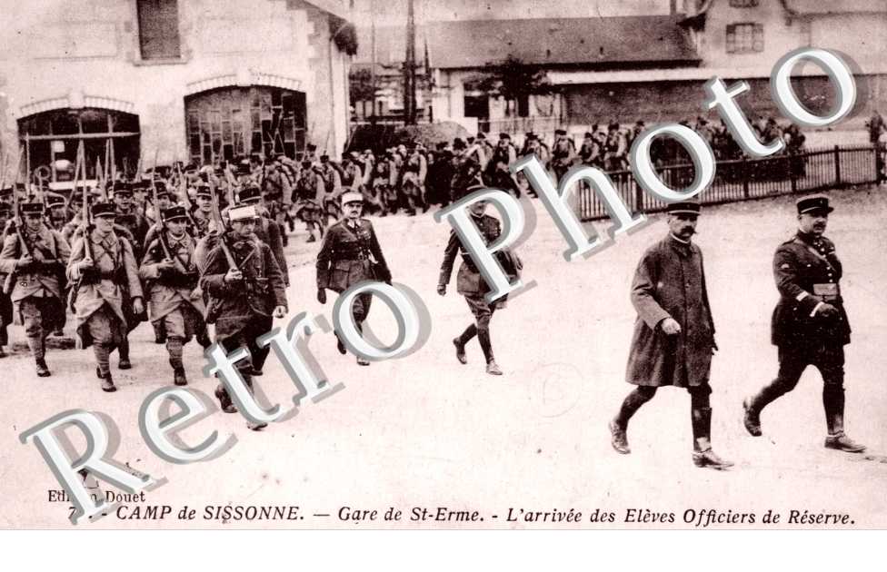 Gare - arrivee des eleves officiers de reserve