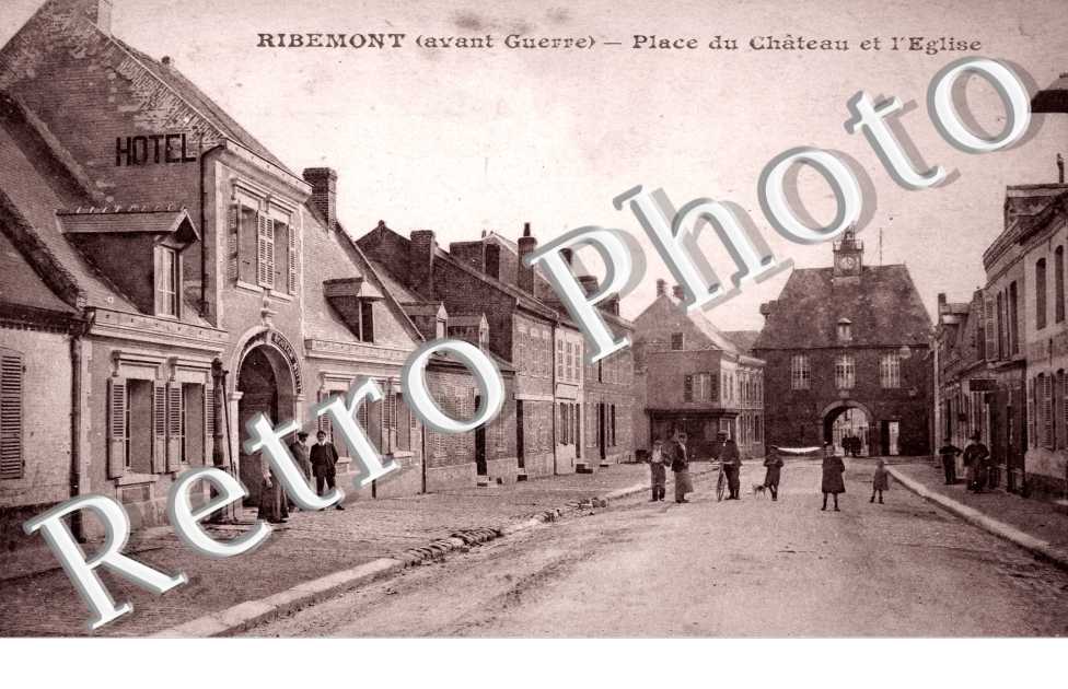 Place du Chateau et l&#039;Eglise