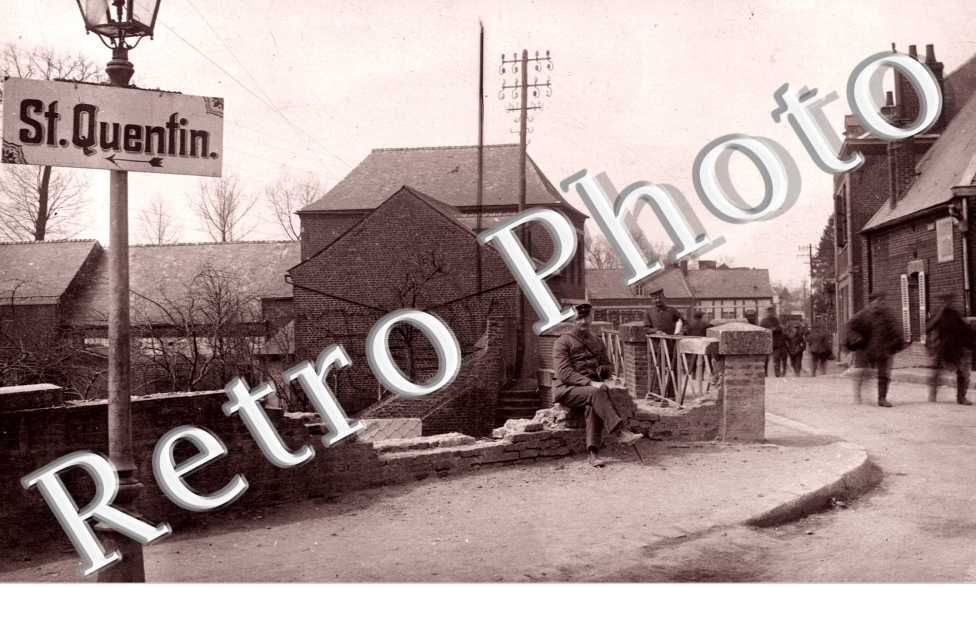 Le Village et les soldats