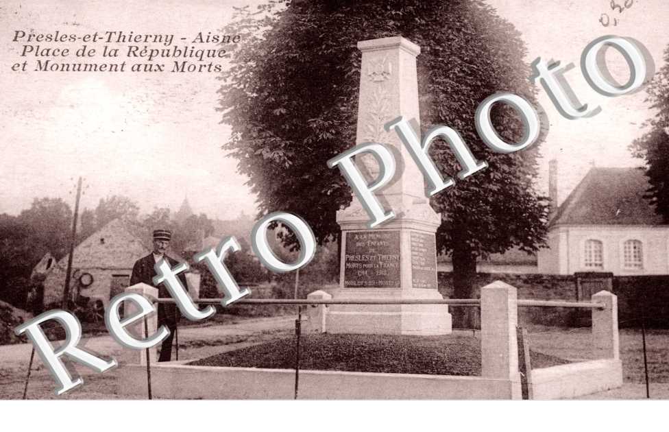 Place de la Republique et Monument aux Morts