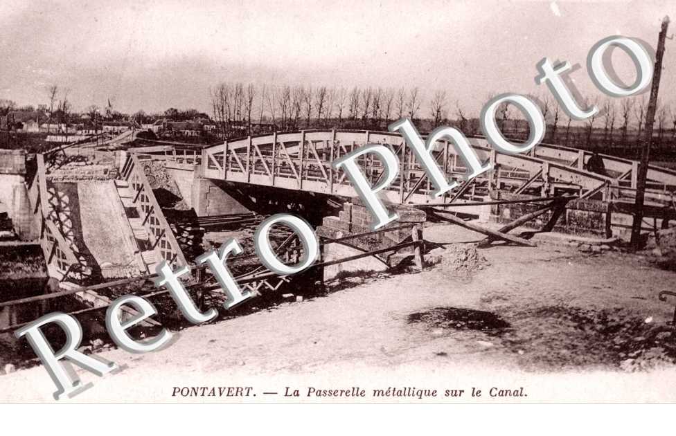 la passerelle metallique sur le canal
