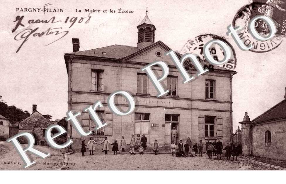 la mairie et les ecoles