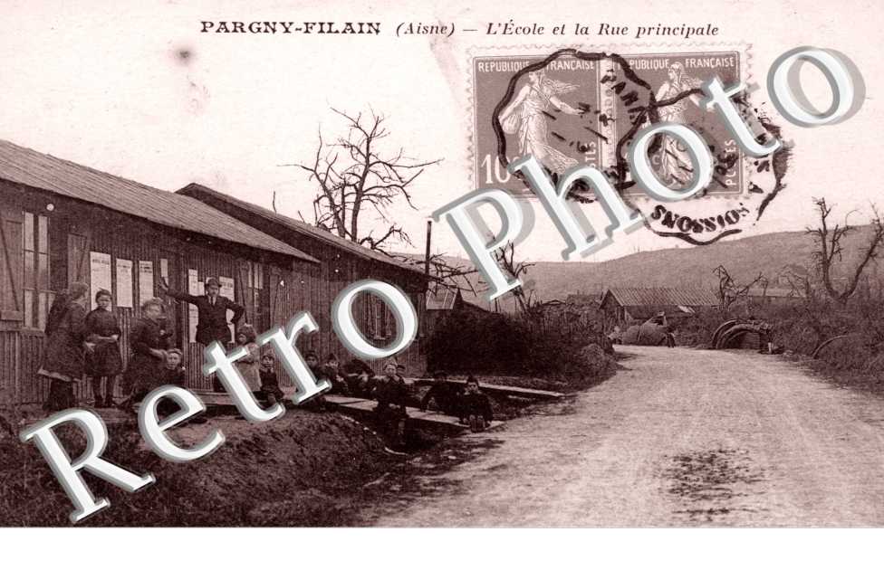 L&#039;Ecole et la Rue Principale