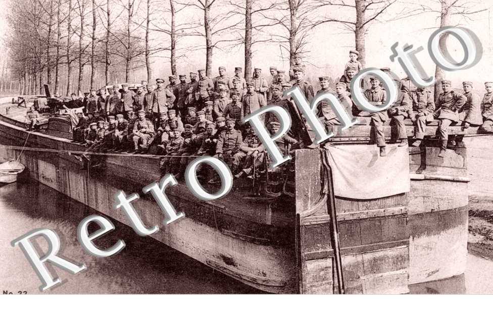 militaires allemands sur une peniche