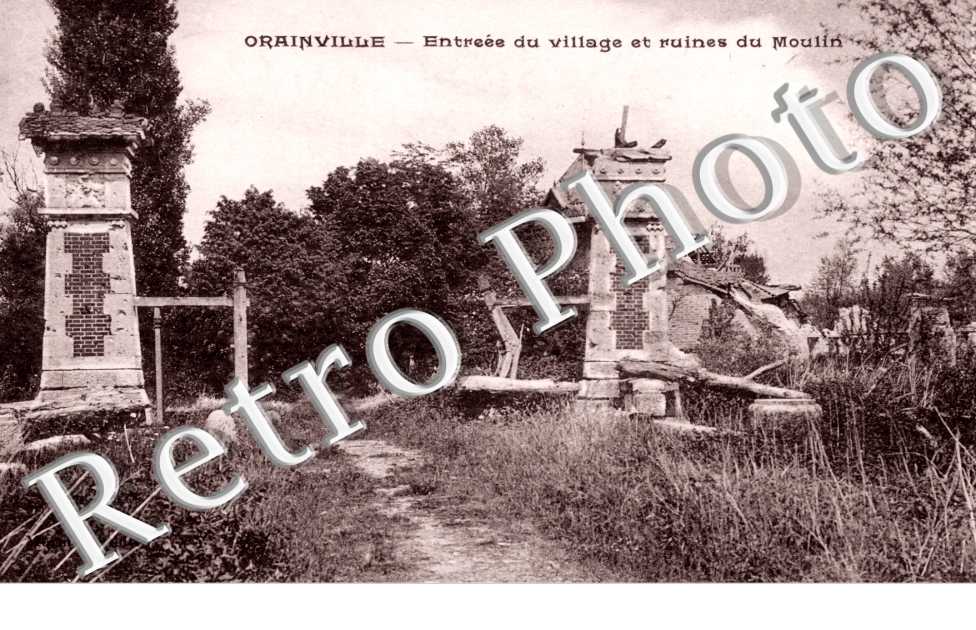 Entree du village et ruines du moulin  1920
