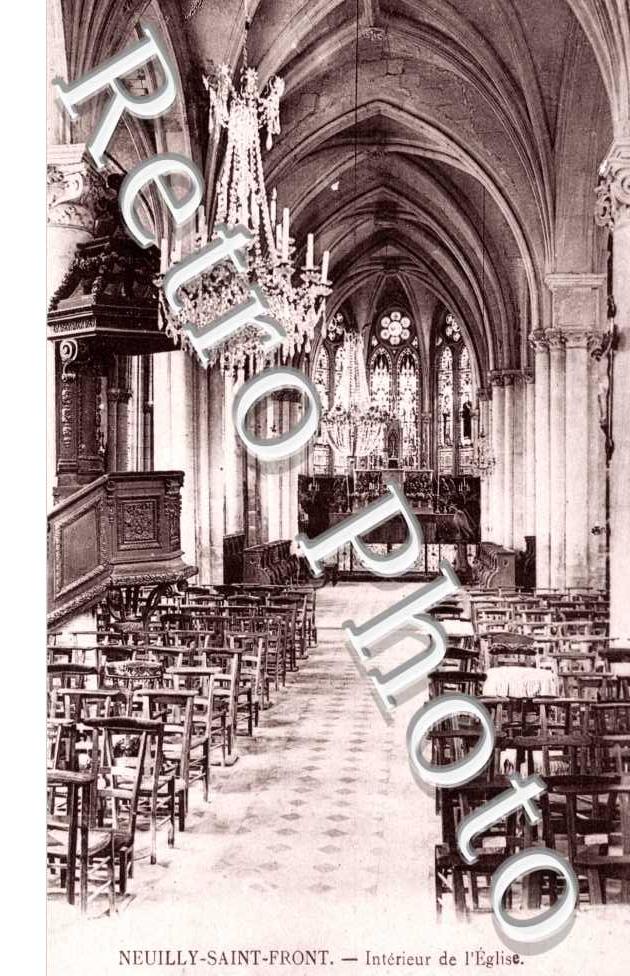 Interieur de l'eglise