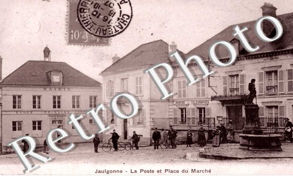 La poste et place du marche